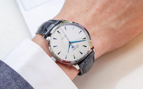 上海格拉蘇蒂表服務(wù)維修電話