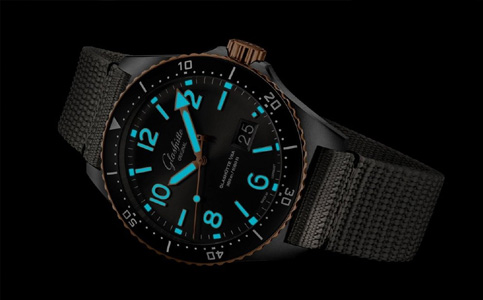 格拉蘇蒂手表客服售后服務電話（格拉蘇蒂手表表盤生銹怎么辦）